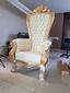 sillón francés especial hoja de oro, tachuela decorativa orillera,tapiz vinipiel crema.